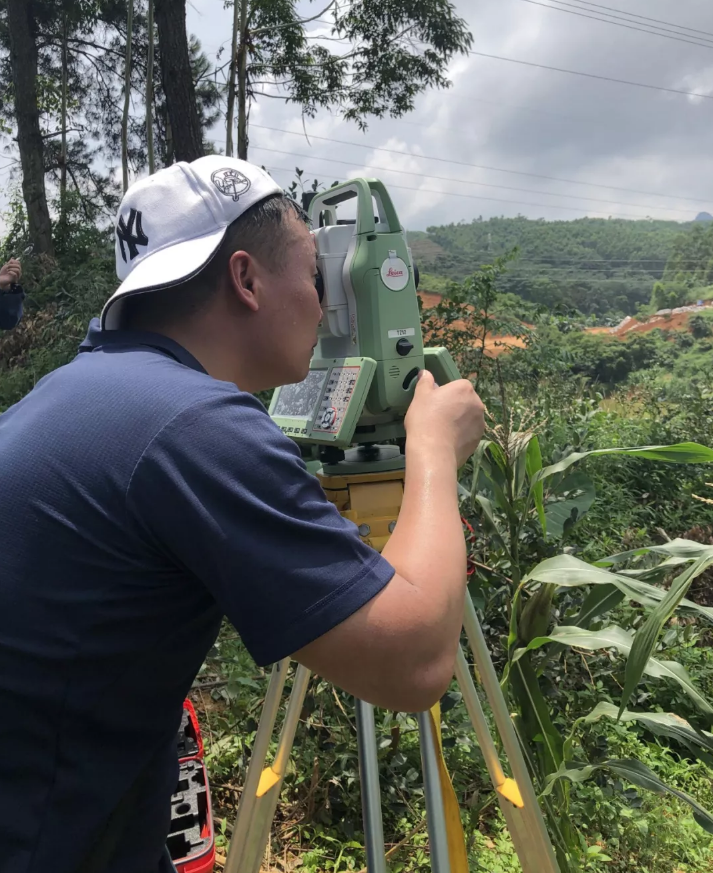 圖7 現(xiàn)場(chǎng)觀測(cè)圖片 圖7 現(xiàn)場(chǎng)觀測(cè)圖片